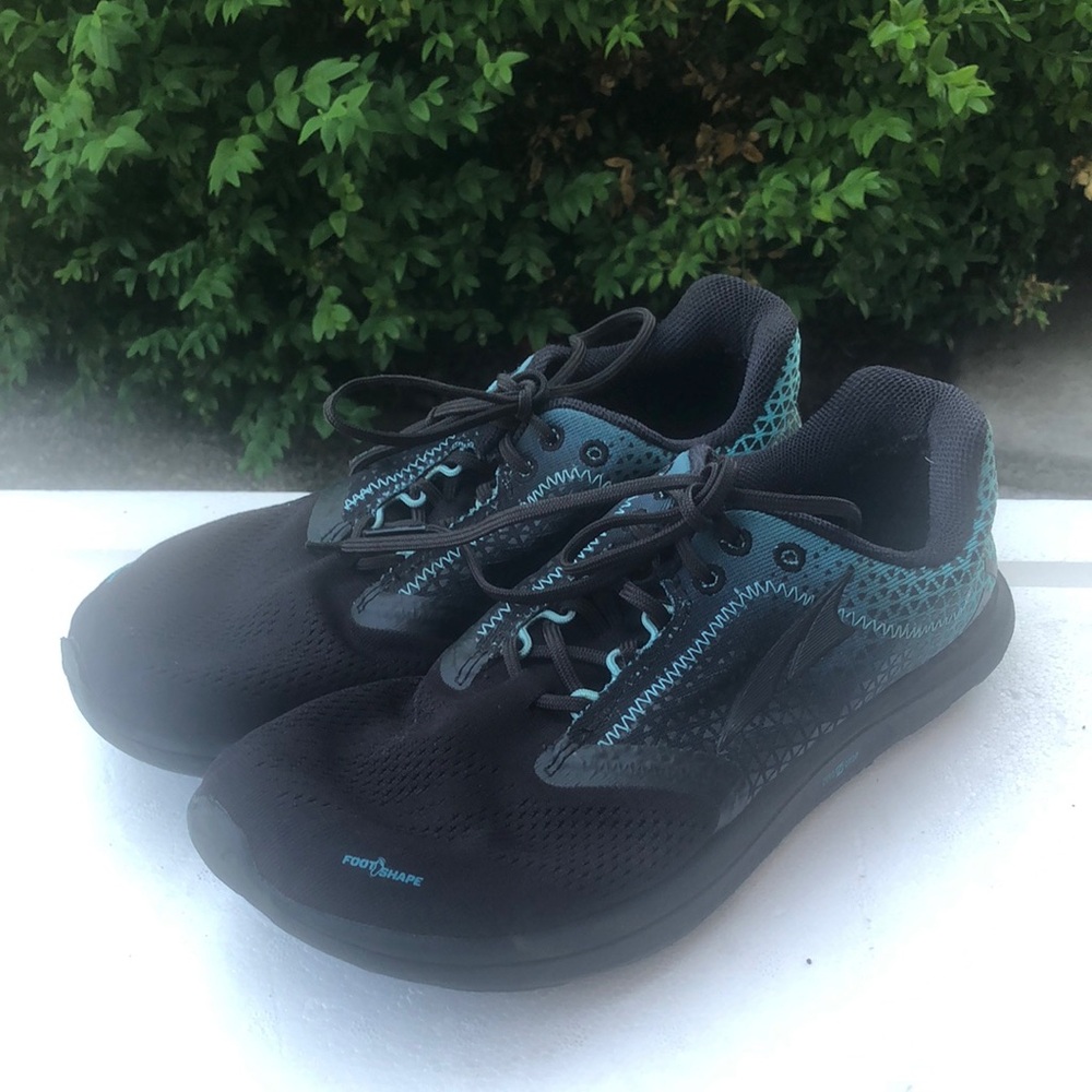 Altra InnerFlex Women’s Black and Blue Athletic Shoes Size 7.5